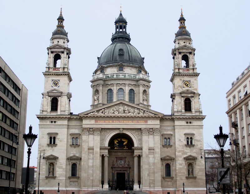 Budapest Private Tour - St. Stephen Basilica