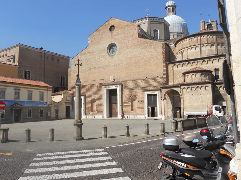 Padua Private Tour - Duomo square, Padua.