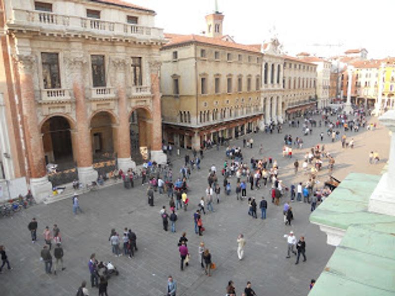 Vicenza Private Tour - Piazza dei Signori