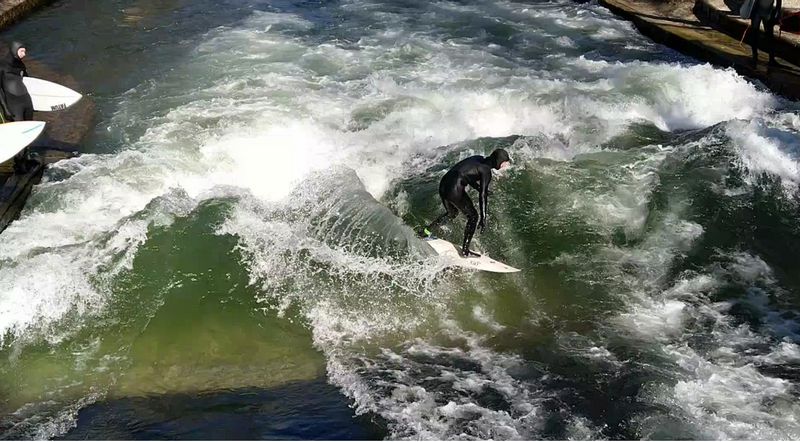 Munich Private Tour - Surfer