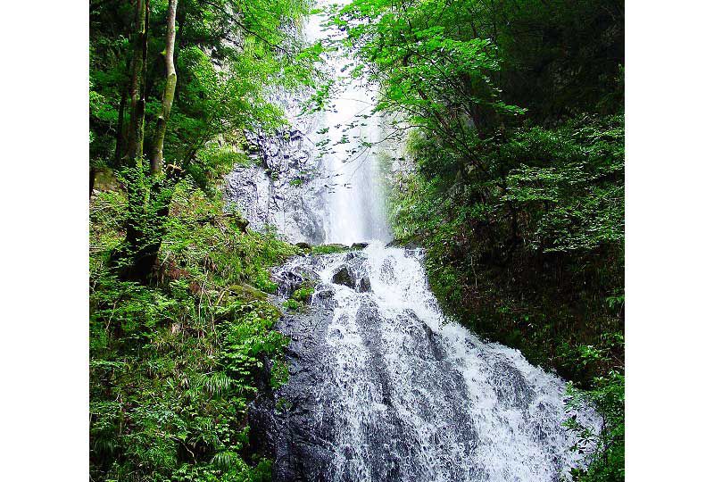 Himeji Private Tour - Fudo Waterfall with a fall of 40m. Cycling along Ochi River, Photo : Courtesy of Kamikawa Town