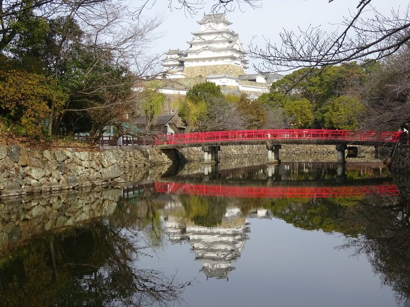 Himeji Private Tour - Himeji Castle reflecting on the moat