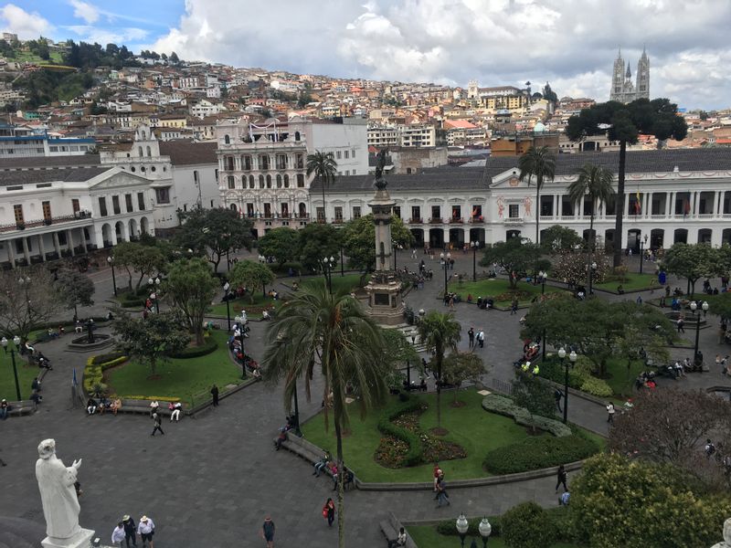 Quito Private Tour - Plaza Grande main Square