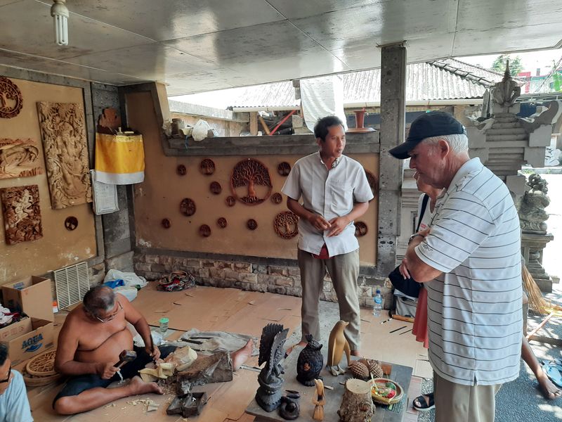 Bali Private Tour - Visiting home of wood carving