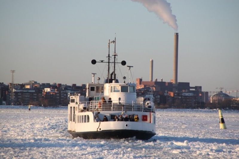 Helsinki Private Tour - Commuter ferry to the Suomenlinna fortress