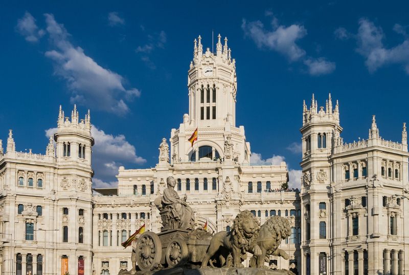 Madrid Private Tour - See the beautiful architecture at Plaza de Cibeles