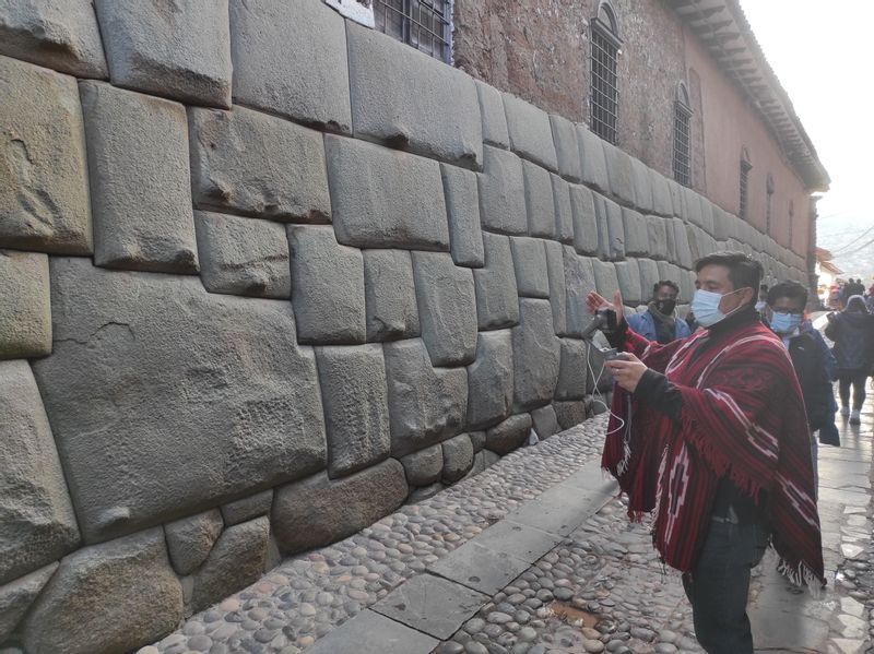 Cusco Private Tour - Twelve angled stone, example of perfectionist Inca construction