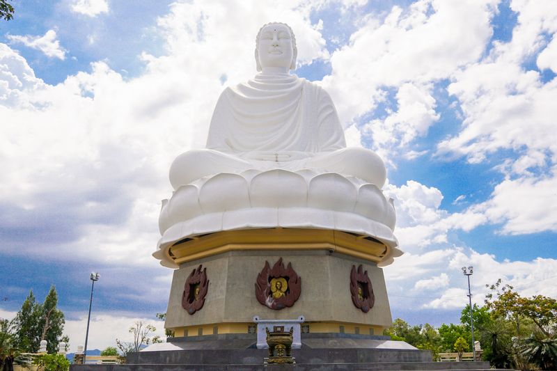 Nha Trang Private Tour - Long Son Pagoda