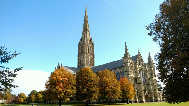 Southampton Private Tour - Salisbury Cathedral in the Autumn. 