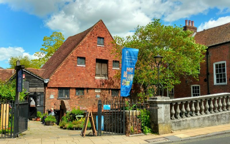 Winchester Private Tour - An c.18 watermill. 