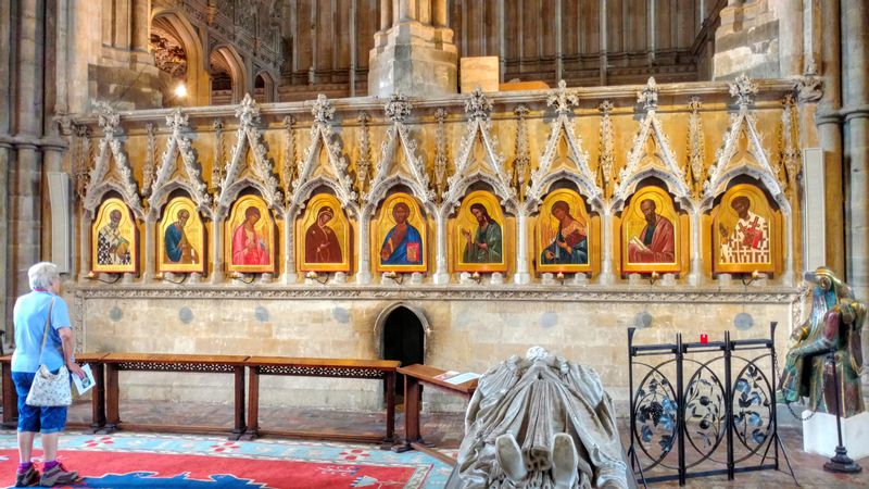 Winchester Private Tour - Icons of Saints in the cathedral. 