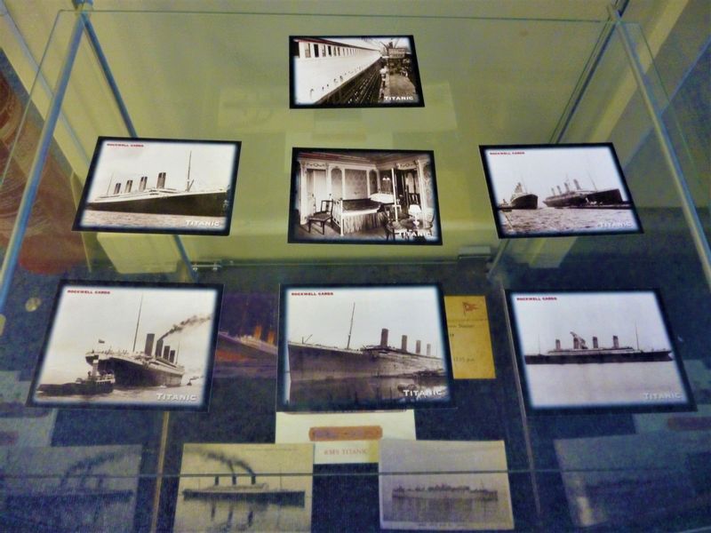 Southampton Private Tour - Old photographs of Titanic. 