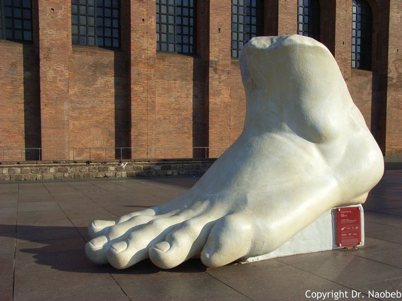 Trier Private Tour - Constantine's foot