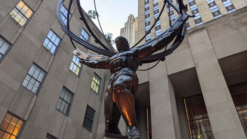 New York Private Tour - Atlas Statue at the Rockefeller Center