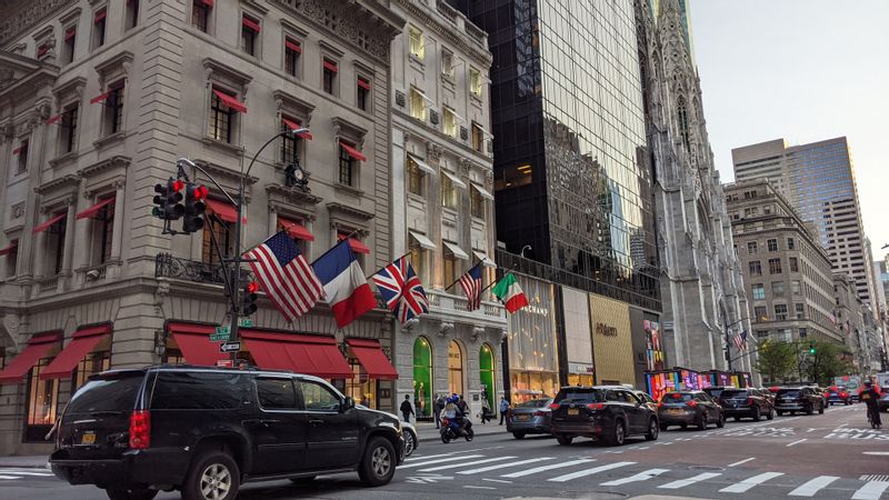 New York Private Tour - The Cartier Building