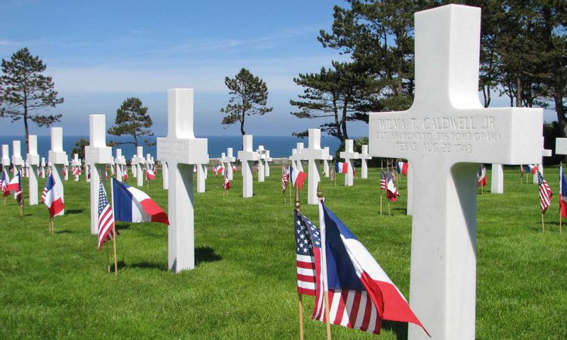 Paris Private Tour - The American military cemetery of Colleville overlooking Omaha beach