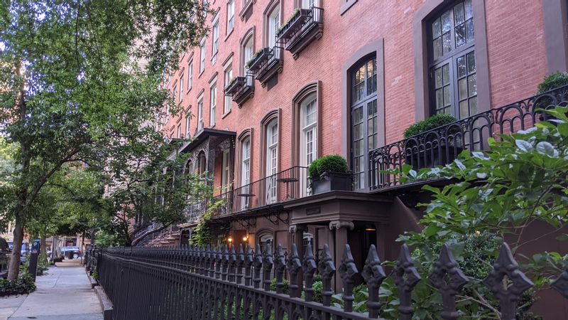New York Private Tour - A 19th-century facade in Gramercy neighborhood