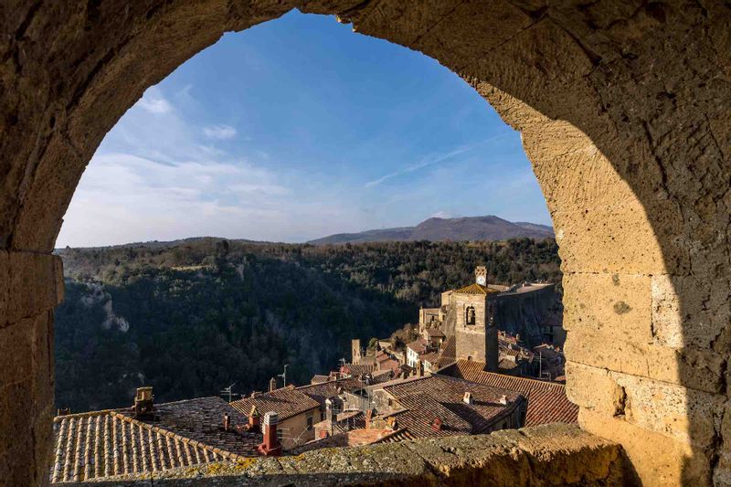 Rome Private Tour - Borgo of Sorano.
Sorano is a town and comune in the province of Grosseto, southern Tuscany.
It as an ancient medieval hill town hanging from a tuff stone over the Lente River.