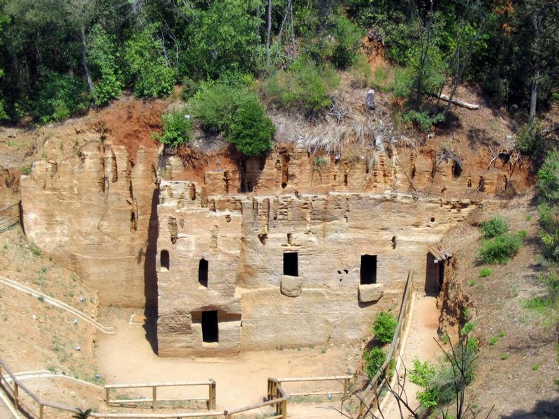 Rome Private Tour - This region also used to be inhabited by Ethruscans and their caves and grots are still here - you could see them with your own eyes