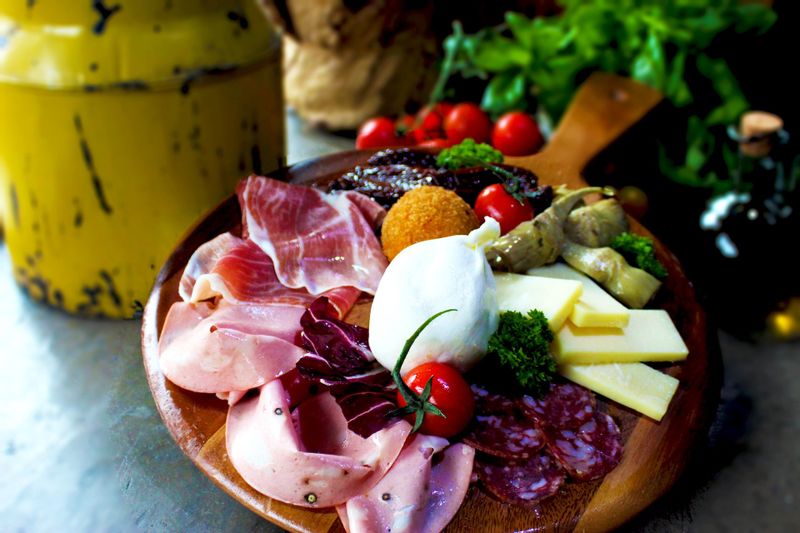 Rome Private Tour - During the tour you will try the best maremmanian dishes. Each italian course starts with antipasto. Usually italian people prefer antipasto misto, composed of local salame, prosciutto cotto and prosciuto crudo, cheese, olives, dry and fresh tomatoes