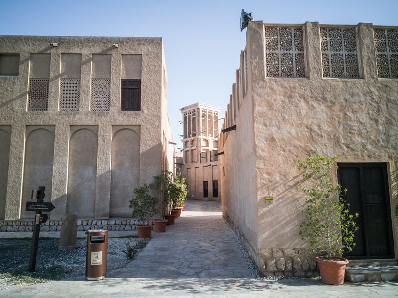 Dubai Private Tour - al fahidi historical district 