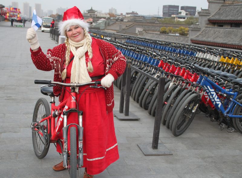 Southern Finland Private Tour - Mama Santa left her reindeer home and had to ride a bicycle in Xi'An