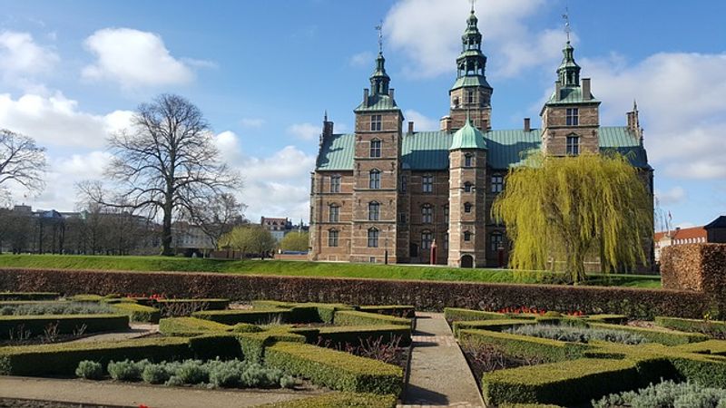 Copenhagen Private Tour - The wonderful 400 -years old- Rosenborg Castle in the center of Copenhagen