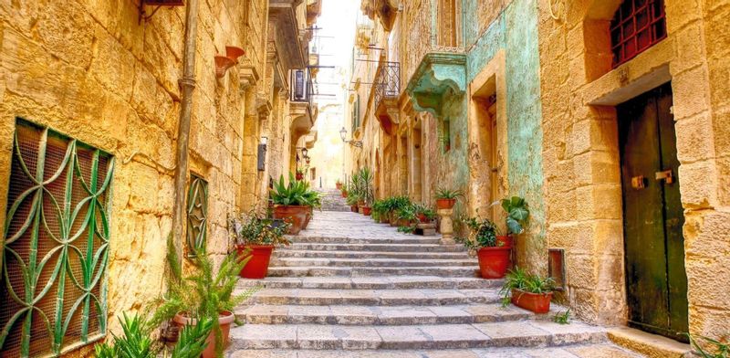 Malta Private Tour - Typical beautiful streets of Valletta