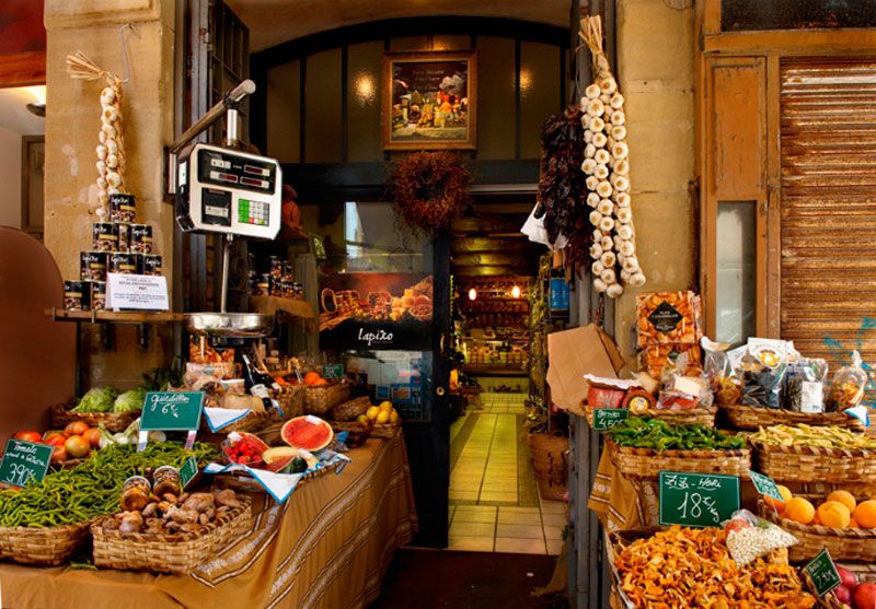 San Sebastian Private Tour - Nice shops with high quality products