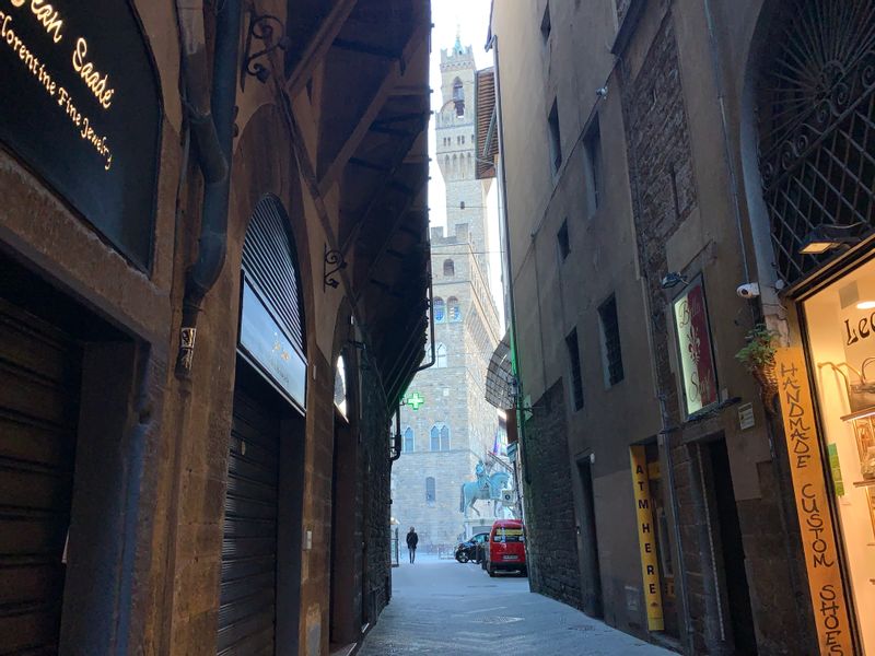 Florence Private Tour - Medieval alley