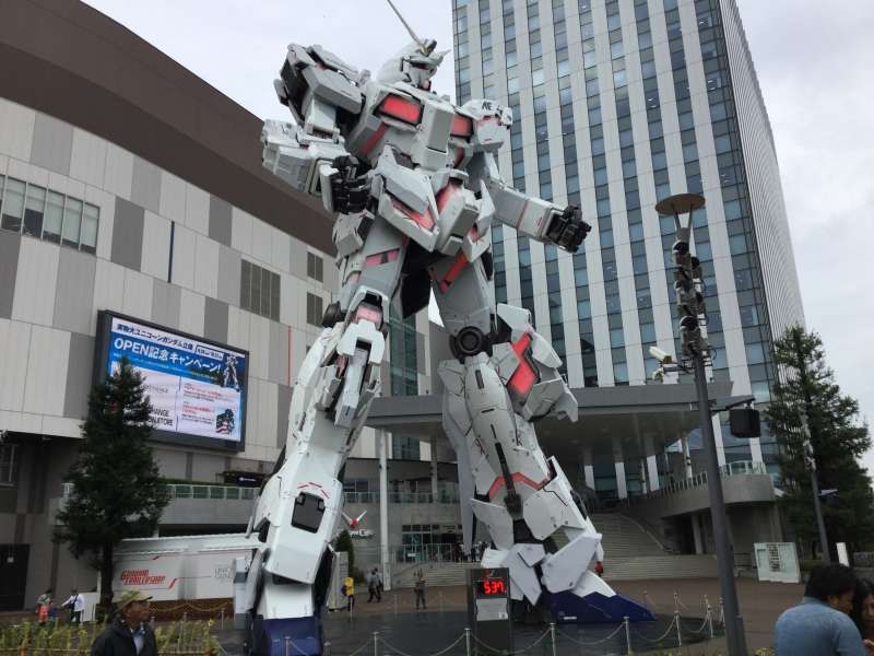 Tokyo Private Tour - S5. Odaiba (The Statue of Gandum at DiverCity)