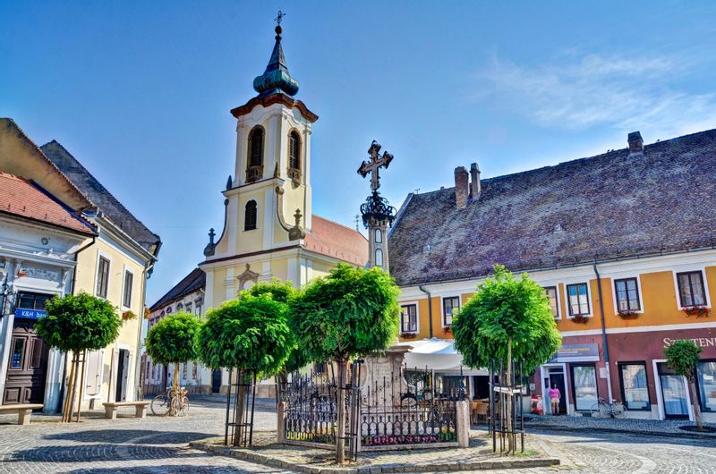 Budapest Private Tour - Szentendre Main Square with the plague monument