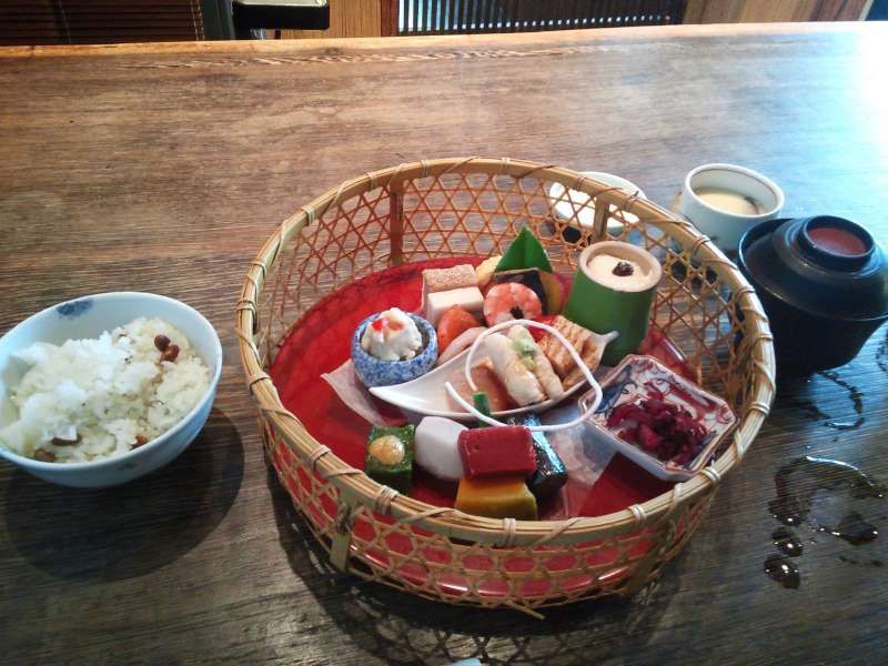 Tokyo Private Tour - A nice lunch after visiting the National Museum in Ueno