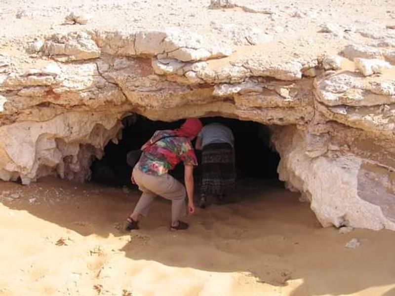 Giza Private Tour - The cave at the white and black desert