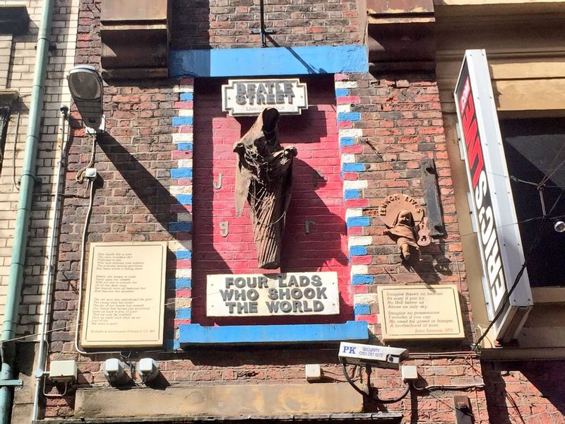 Liverpool Private Tour - Four lads who shook the world 