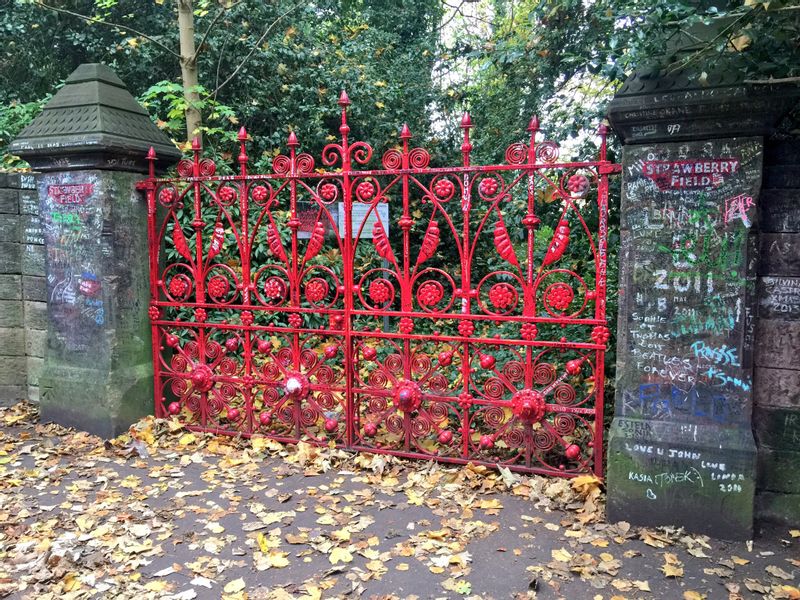 Liverpool Private Tour - Strawberry Field Gates