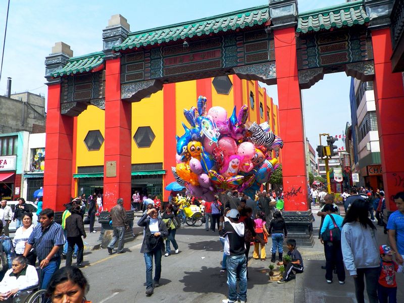 Lima Private Tour - Chinatown Arch