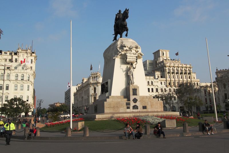 Lima Private Tour - San Martin Square