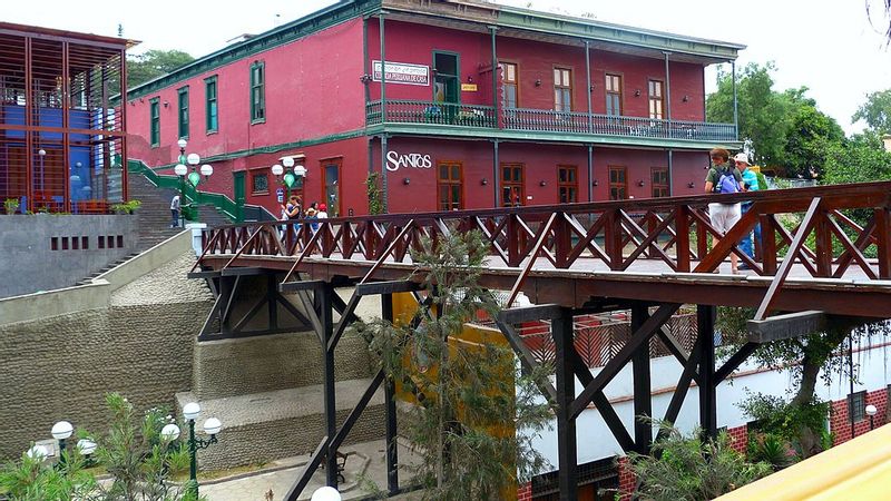 Lima Private Tour - Bridge of the Sighs in Barranco