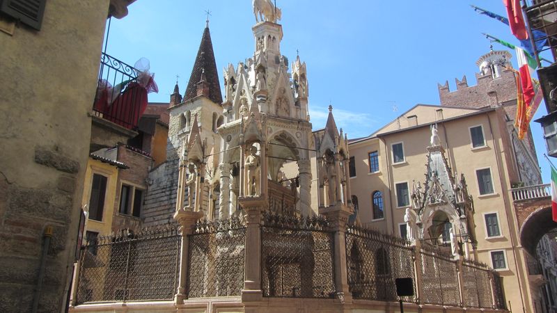 Verona Private Tour - Scala family cemetery