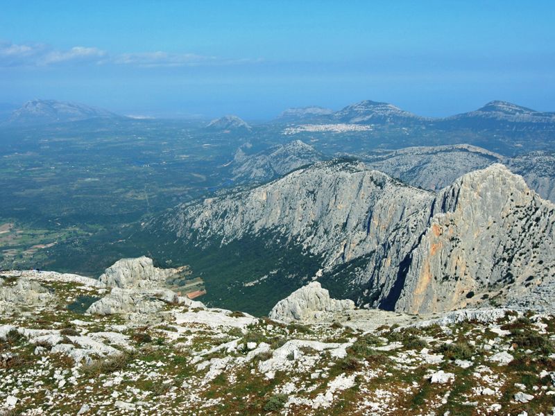 Sardinia Private Tour - The Barbagia area ( Barbagia means "barberians" as the Romans had many problems in dominating these lands) if made of spectacular mountains and valleys. 