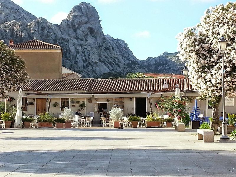 Olbia Private Tour - the church square