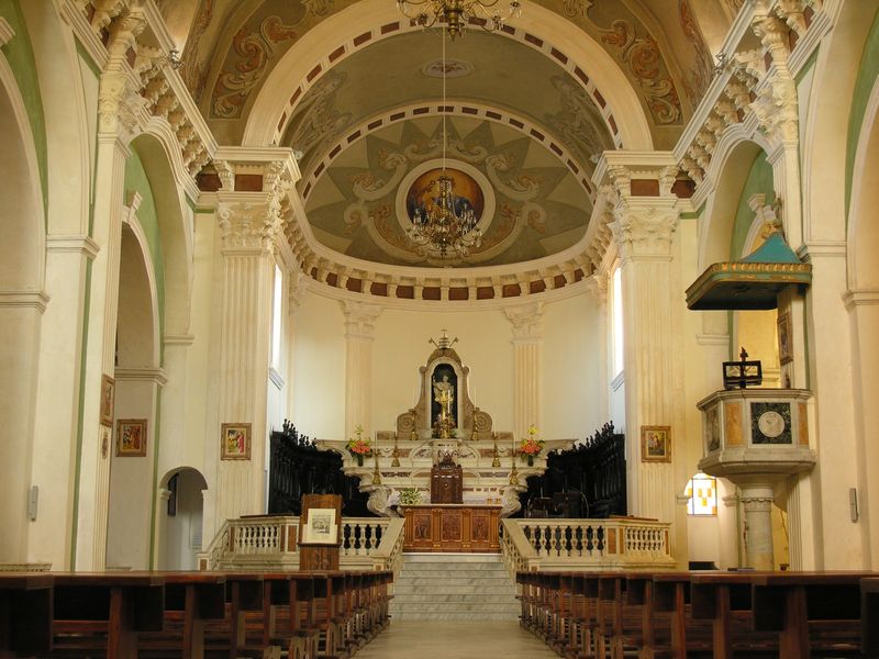 Sardinia Private Tour - inside the Cathedral