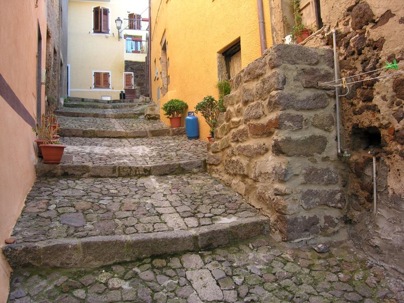 Sardinia Private Tour - Narrow streets of Castelsardo