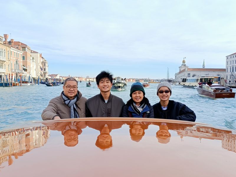 Venice Private Tour - A lovely family from Singapore during the boat tour along the Grand Canal.