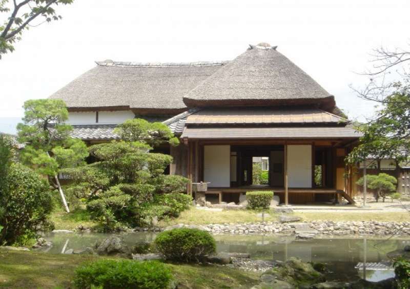 Fukuoka Private Tour - Former residence of Toshima family. It still features a traditional Japanese-style house about 200 years ago. You will learn what kind of houses Japanese people used to live in the old days.