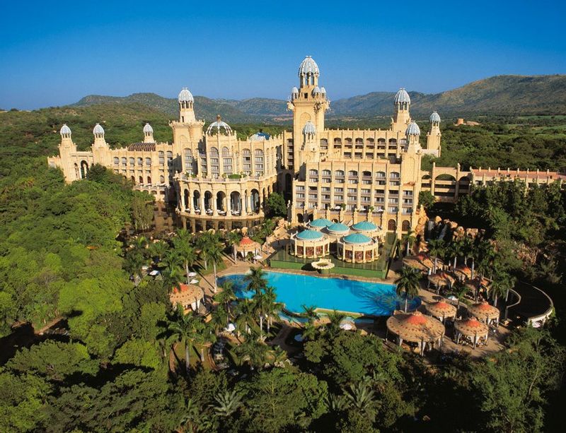 Pretoria Private Tour - The palace Sun City