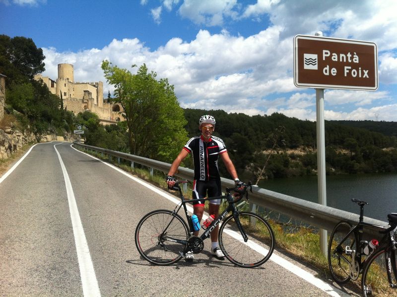 Barcelona Private Tour - Pantà de Foix, with the castle of Castellet