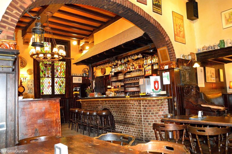 Antwerp Private Tour - The oldest bar in the city