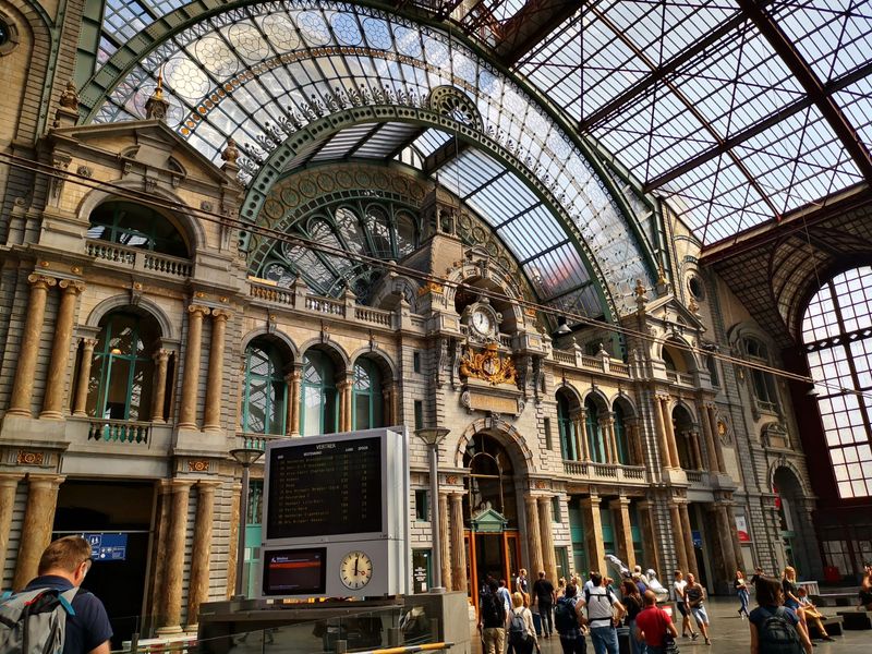 Antwerp Private Tour - The train station